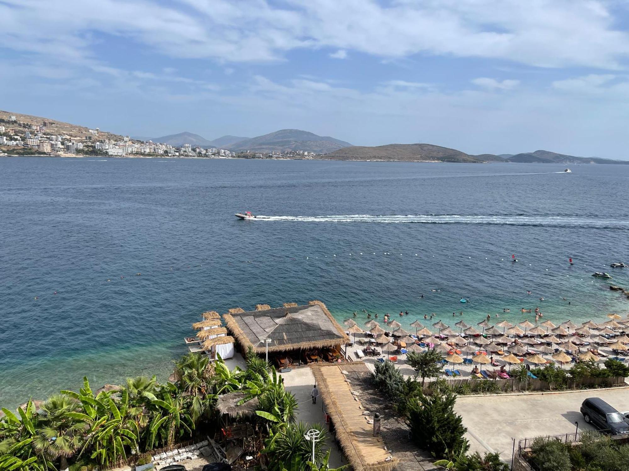 Port Side Sarande Daire Dış mekan fotoğraf