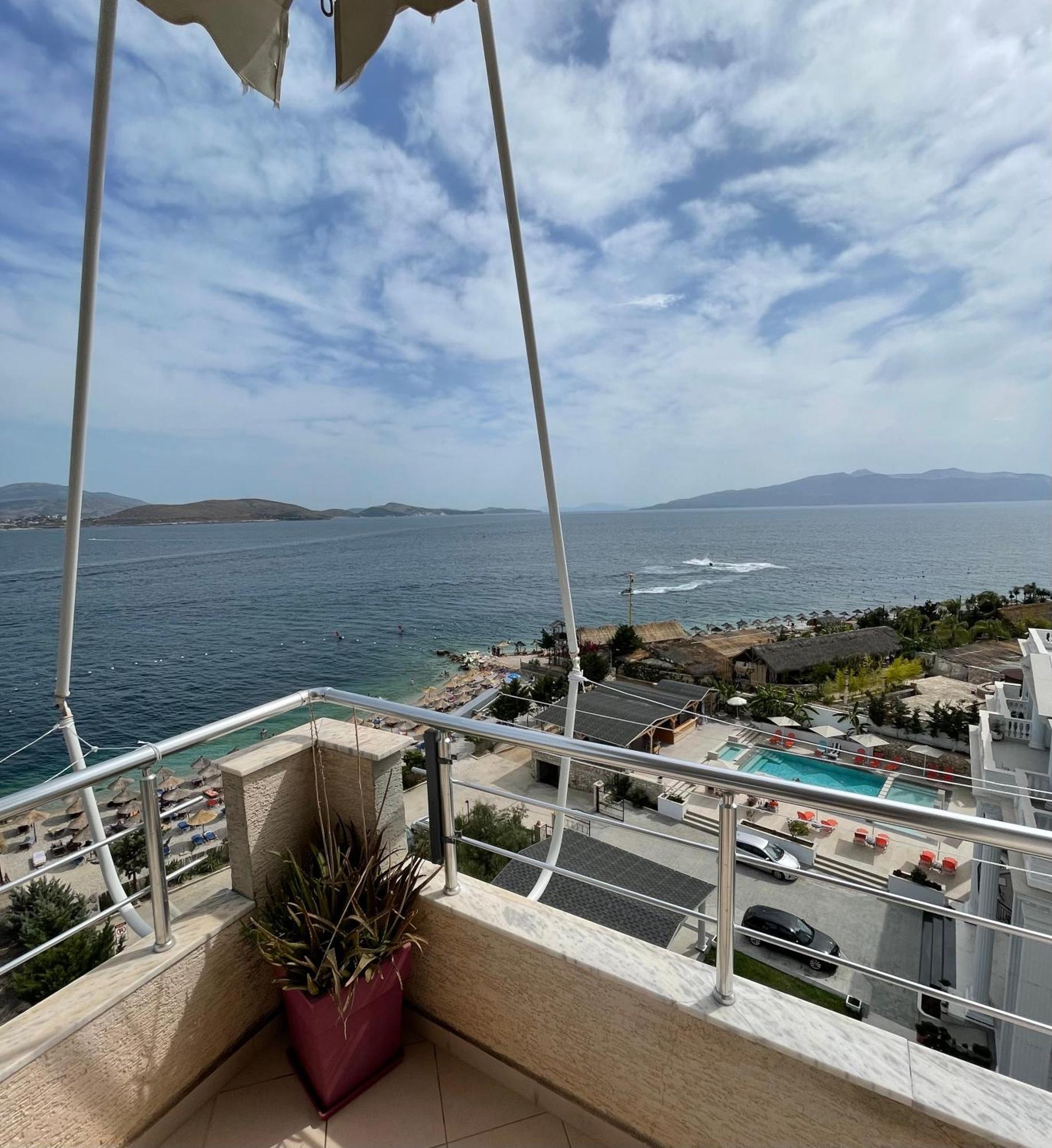 Port Side Sarande Daire Dış mekan fotoğraf