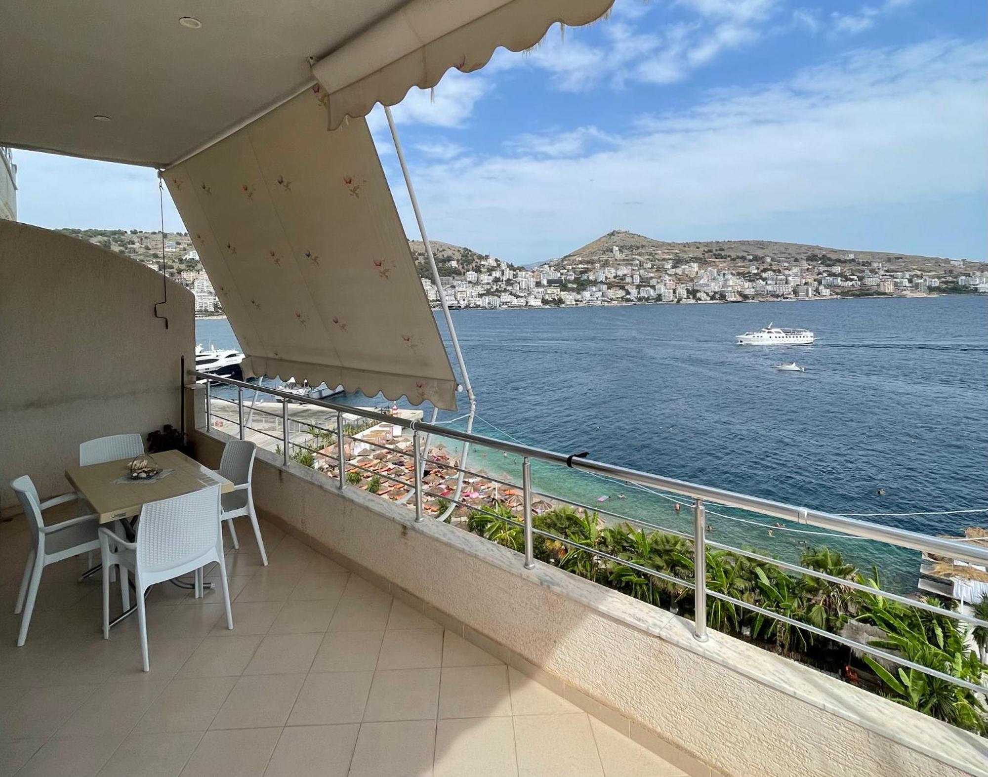 Port Side Sarande Daire Dış mekan fotoğraf