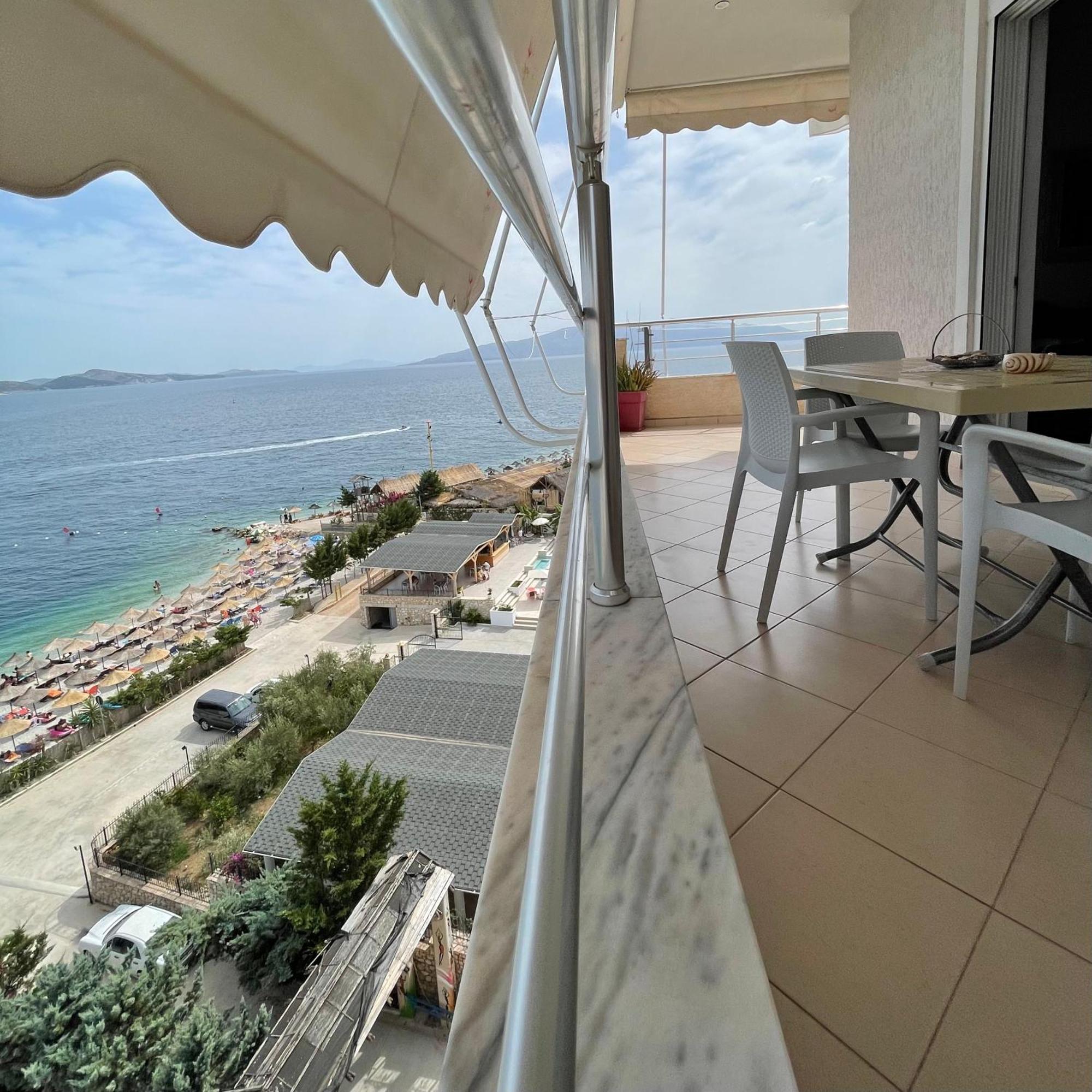 Port Side Sarande Daire Dış mekan fotoğraf