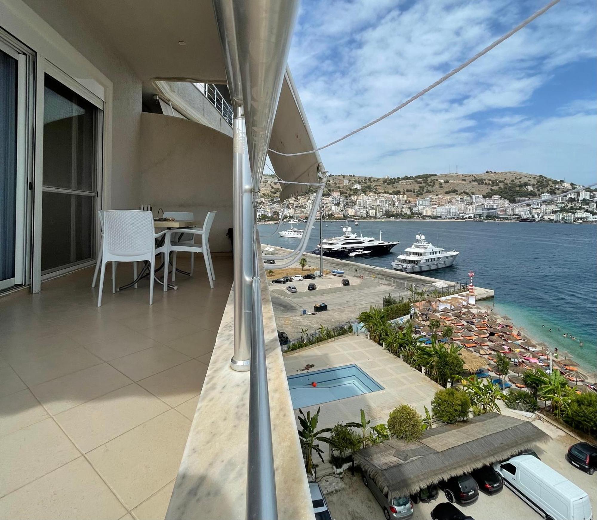 Port Side Sarande Daire Dış mekan fotoğraf
